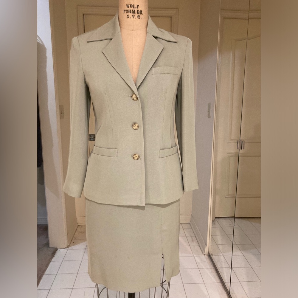 Kenar suit, sage green twill, stylish & flattering silhouette, size 4/6